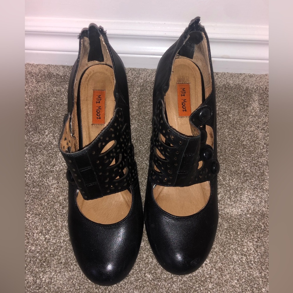Miss Mooz MaryJane Pumps size 9US